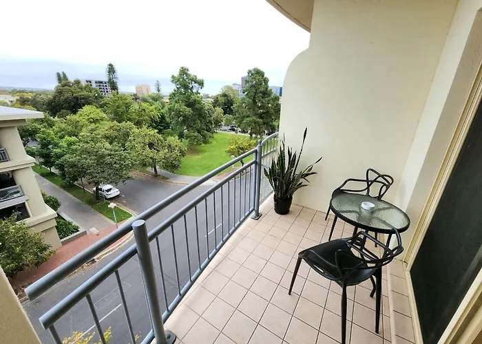 Spacious 4 Bedroom And 2 Bathrooms City Apartment